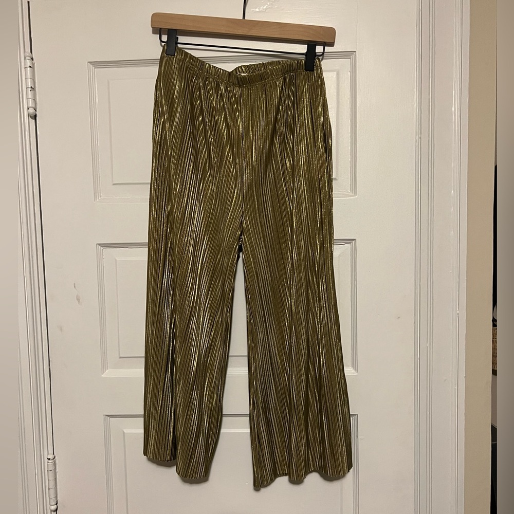 Gold Capris